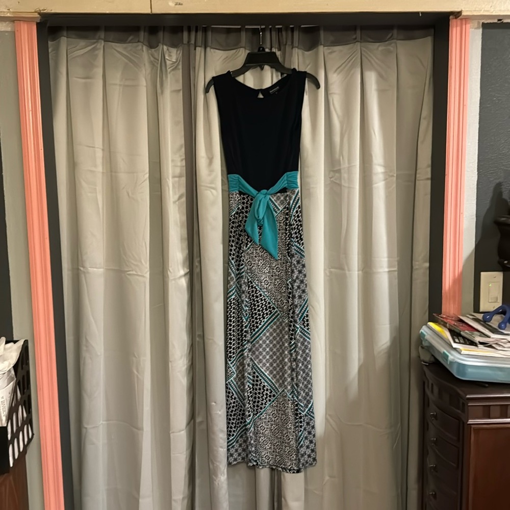 3/$30 Enfocus Studios Maxi Dress